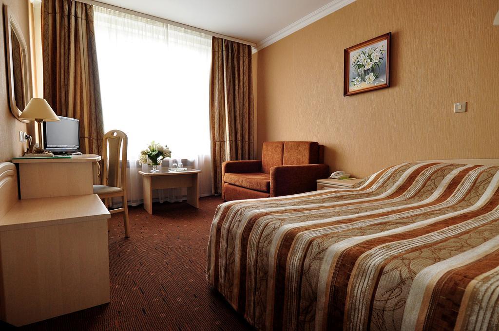 Hotel Yubileiny Minsk Eksteriør billede