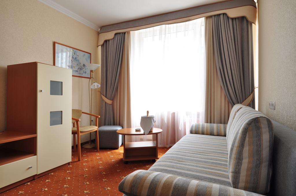 Hotel Yubileiny Minsk Eksteriør billede