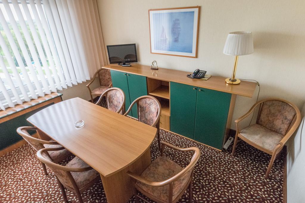Hotel Yubileiny Minsk Eksteriør billede