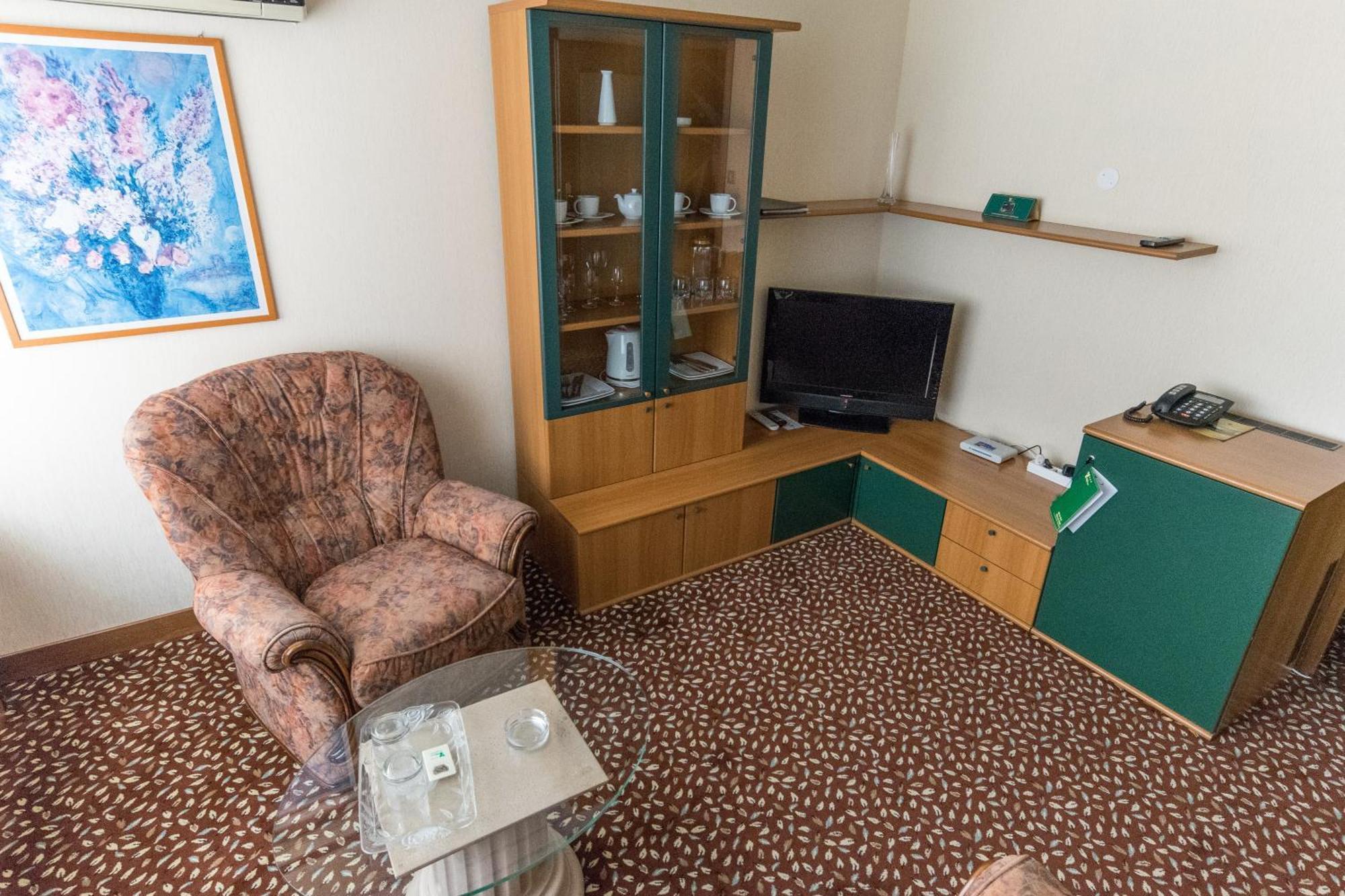 Hotel Yubileiny Minsk Eksteriør billede